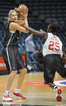 Elena Delle Donne practicing at the
McDonald's All-American game.