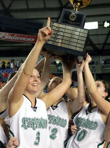 Kentwood celebrates Washington Class 4A state title.