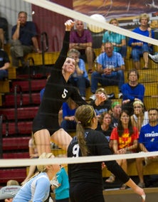 Amber Rolfzen and her sister Kadie
are headed to Nebraska.