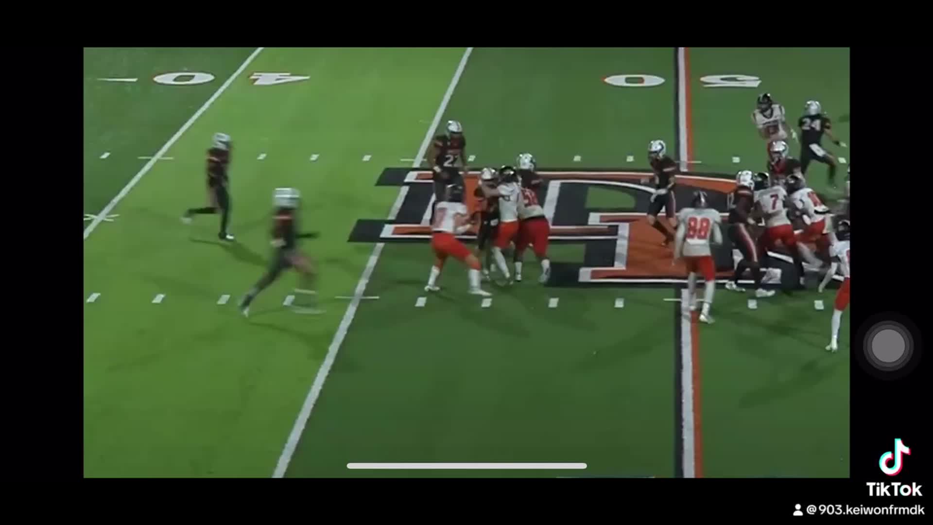 Football Game Preview: De Kalb Bears vs. Daingerfield Tigers