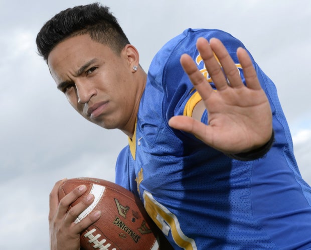 Quarterback Damian Garcia