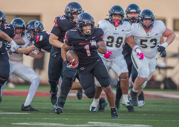 Zander Lewis scored a touchdown to give Centennial a 28-0 advantage before chaos ensued. (FILE PHOTO: Duy Pham)