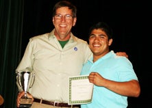 Andy Beal poses with first MaxPreps
Citizen Athlete winner Michael
Almodovar.