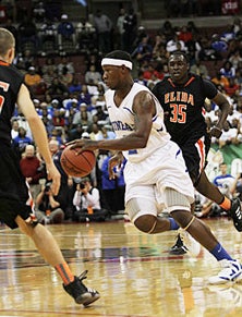 Cleveland State-bound Gary Akbar
had 10 points for Dunbar.