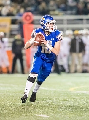Bottari had a monster junior year, leading
Serra to a CIF 2-AA football title.