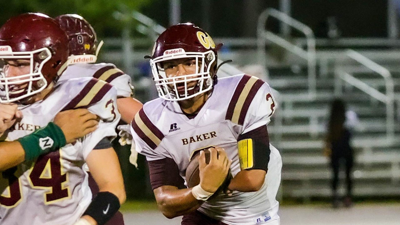 High school football: After breaking Florida rushing record with 535 yards, one-handed running back Kayleb Wagner gets congratulatory message from Derrick Henry