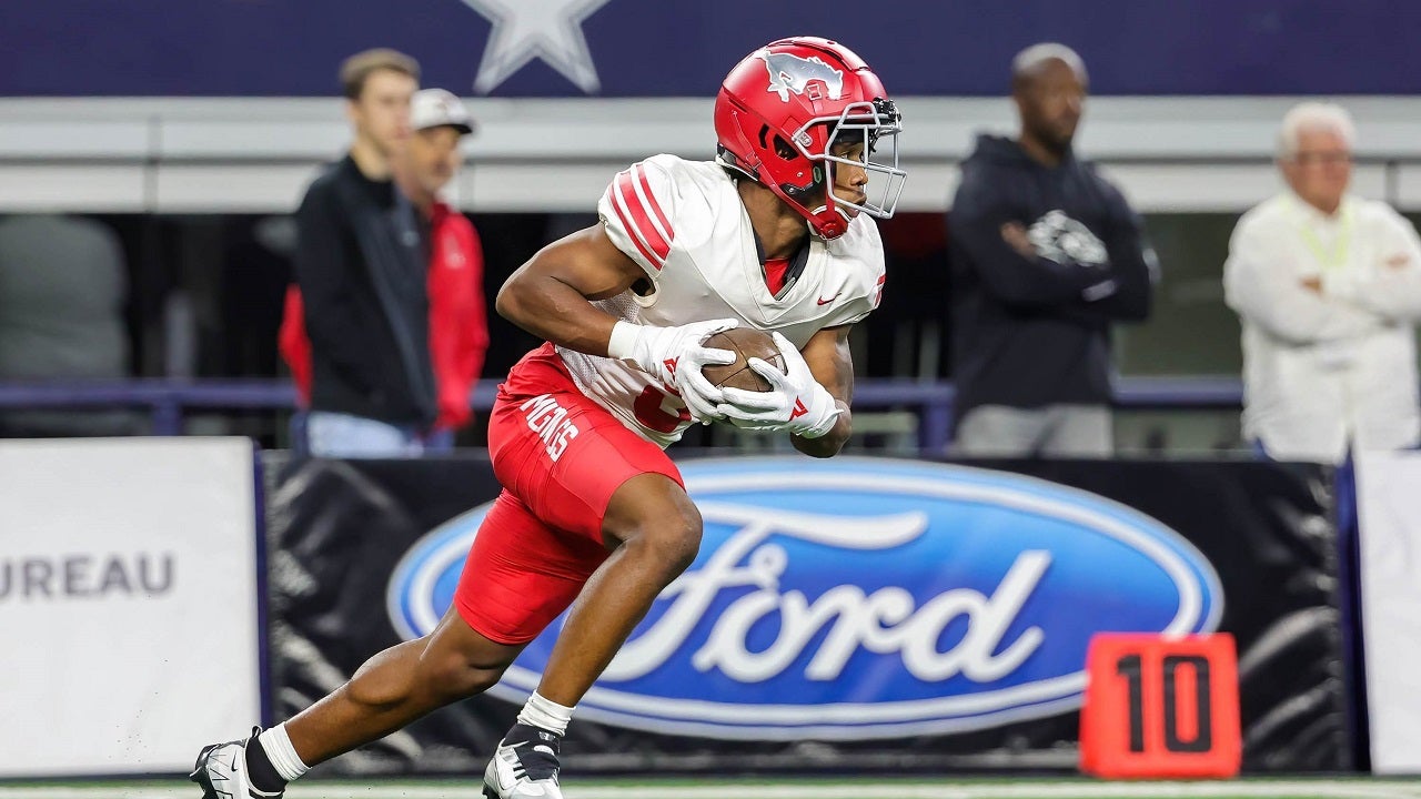 MaxPreps Top 25 high school football scores: No. 1 Mater Dei beats Servite 49-0 in Trinity League opener