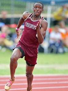 Aldrich Bailey didn't lower his national
high school record of 45.19, but still
won with an impressive mark of 45.92.