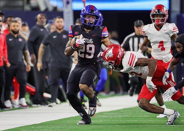 Duncanville running back Caden Durham sprints up the sideline Saturday night. (Photo: Robbie Rakestraw)