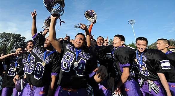 Galileo celebrates their 2009 Turkey Day Championship.