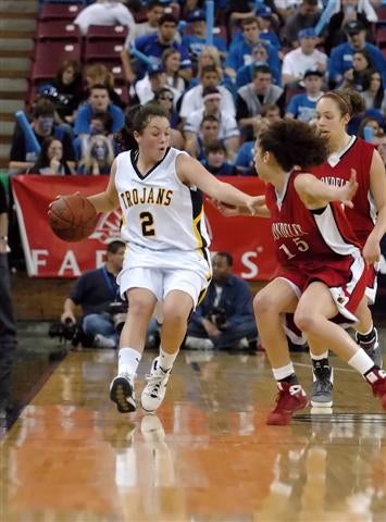 Oak Ridge's Williams is harrassed by Payne.