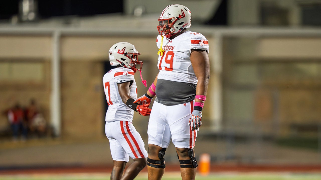6-8, 340-pound TX soph has 20 FBS offers