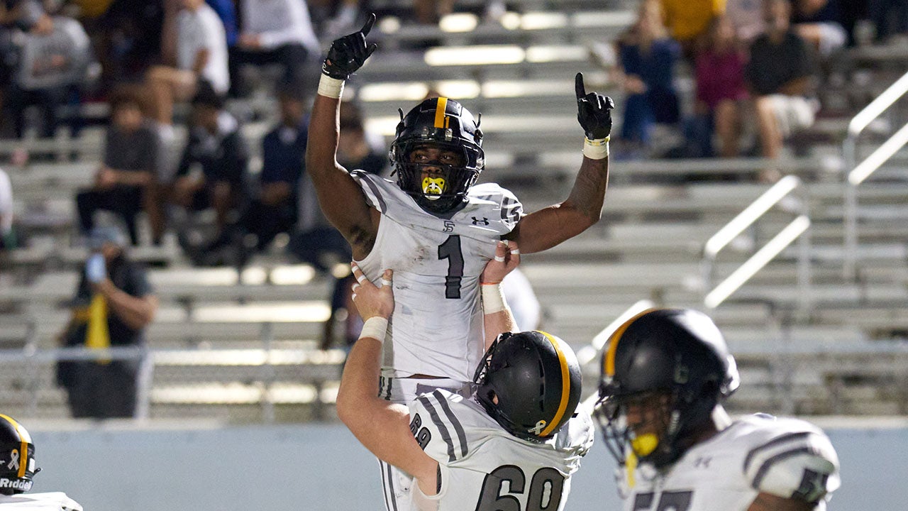 High school football: No. 15 St. Frances Academy stuns No. 2 IMG Academy at home, snaps 19-game win streak