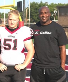 Swanson with Dallas Cowboys safety RoyWilliams, who earned a reputation forhorse collar tackles before the NFLbanned the act.