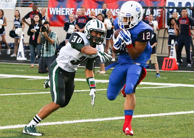 Kerry Hall of Allen (Texas) hauls in a touchdown catch against Dutch Fork (Irmo, S.C.).