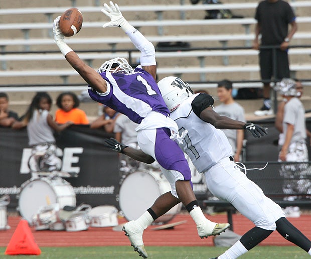Mike Johnson hauls in the grab for Denver South (Colo.).