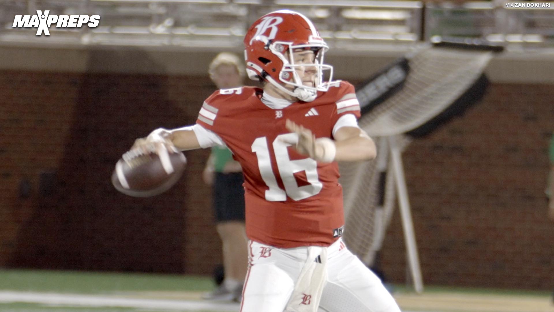 Marshall Manning makes debut in scrimmage