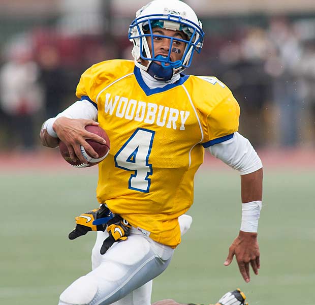 Averett was a play-maker for Woodbury High School at quarterback and on defense.