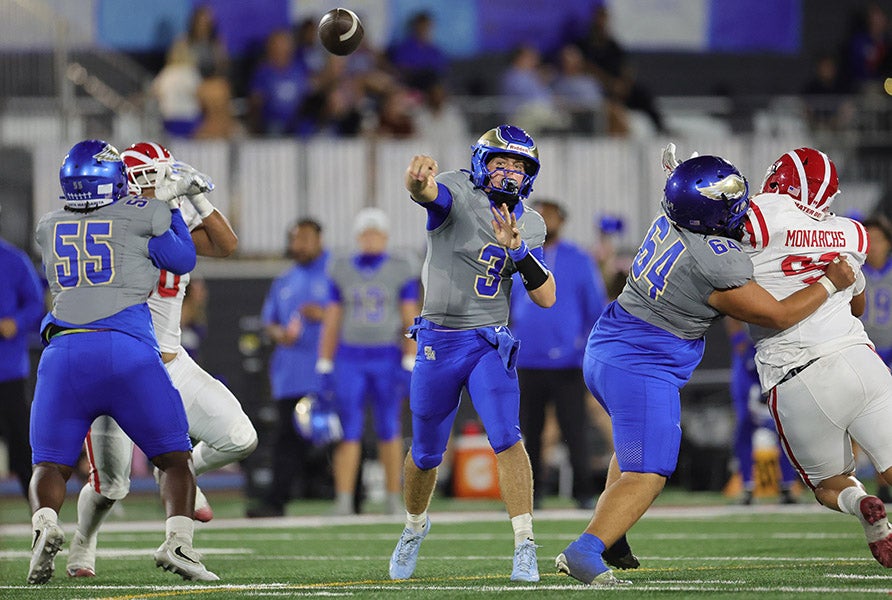 Santa Margarita quarterback turned in a solid night to help his dad's team improve to 6-0 on the season. (PHOTO: John Luciano)