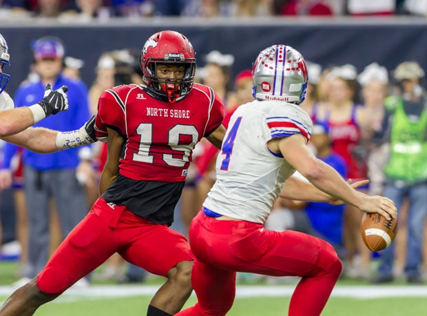 Four-star weak-side defensive end K'lavon Chaisson commits to LSU in signing ceremony