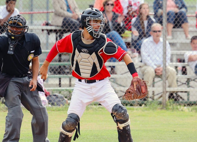 Robert Reeves of Hart (Newhall, Calif.), picked up 10 hits in 11 at-bats to be named MaxPreps/USA Baseball Player of the Week from the West Region.