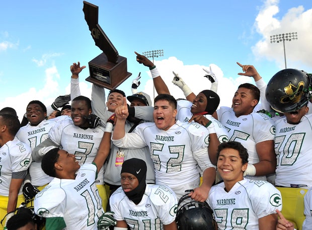 Narbonne celebrated a California State Bowl Game victory last season.