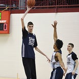 7-foot-7 Romanian freshman Robert Bobroczky plays high school basketball for Ohio's SPIRE Institute