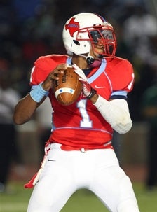 Skyline's Devante Kincade totaled 304
yards of offense in the loss.