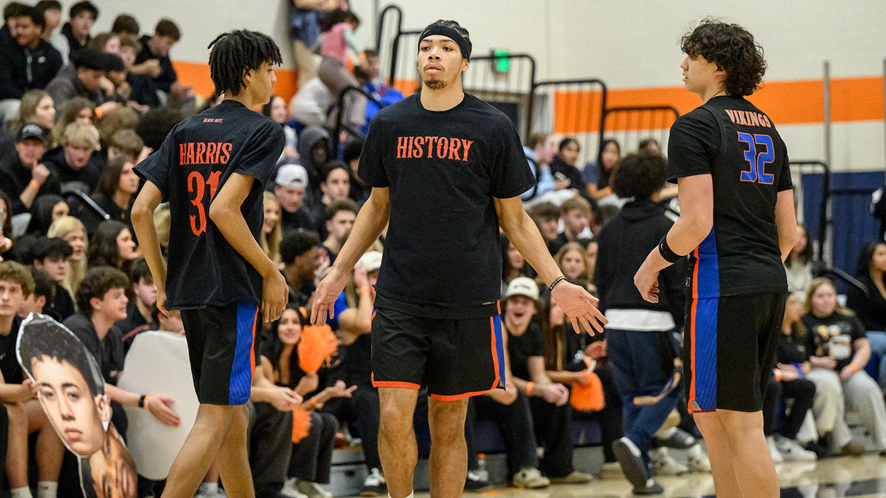 WATCH: Stokes leads Rainier Beach to win