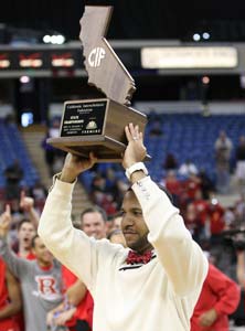 Redondo Union coach Reggie Morris
celebrates his team's 54-47 win over
College Park Saturday.