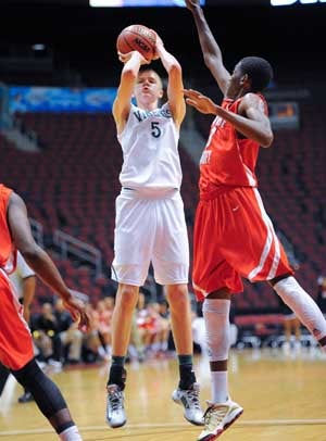 Sunnyslope sharpshooter Michael Humphrey is
the top rated player out of Arizona at the 2013
MaxPreps Holiday Classic.