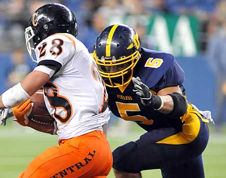 Manti Te'o (right) was a Hawaii legend before surprising many by signing with Notre Dame.