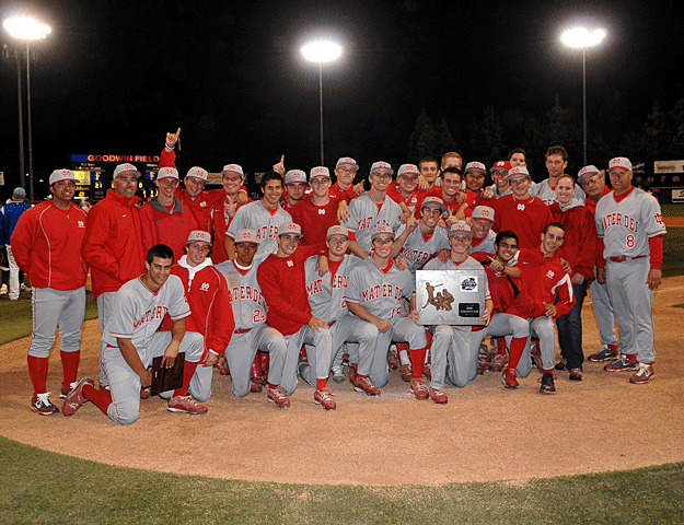 Mater Dei takes home the Anderson Bat National Classic Trophy. 