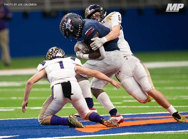 Geronimo Navarro's Mark Wozniak (#6) was all-state last season.