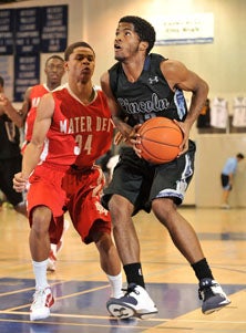 Shaquille Davis scored a season-high
17 points to keep Lincoln within striking
distance.