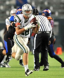 Austin Hooper hauled in key 32-yard
pass from Bart Houston. 