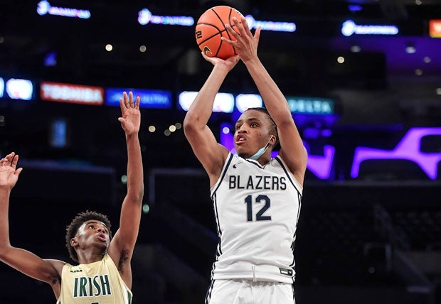 Ramel Lloyd Jr. (12) scored 11 of Sierra Canyon's first 15 points. 