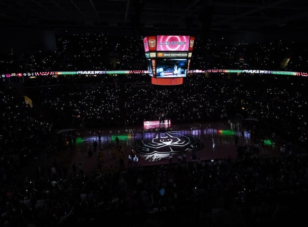 Over 10,000 fans were on hand for the 2018 Bass Pro final between Oak Hill Academy and La Lumiere.