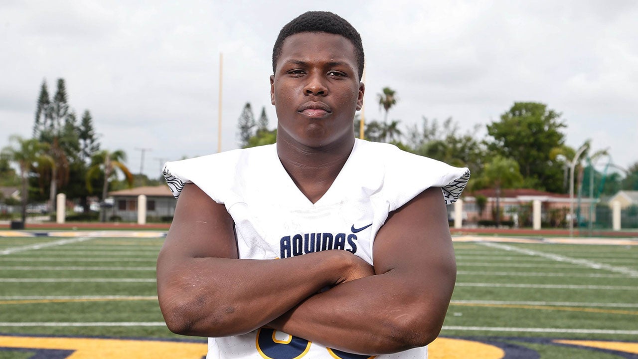 MaxPreps Preseason High School Football Top 25: No. 6 St. Thomas Aquinas