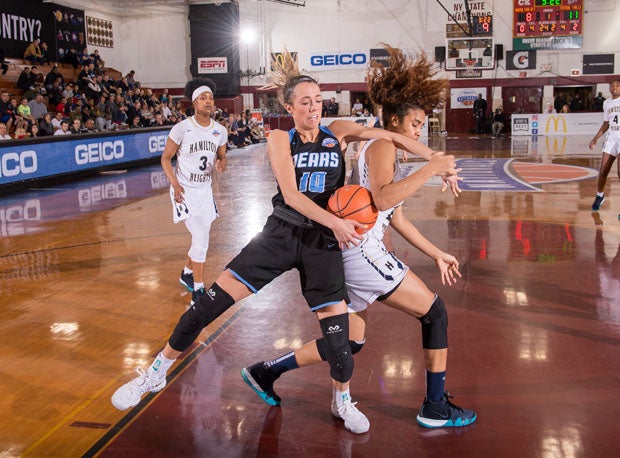 Central Valley's Lexie Hull (10) battles during a frantic fourth quarter.