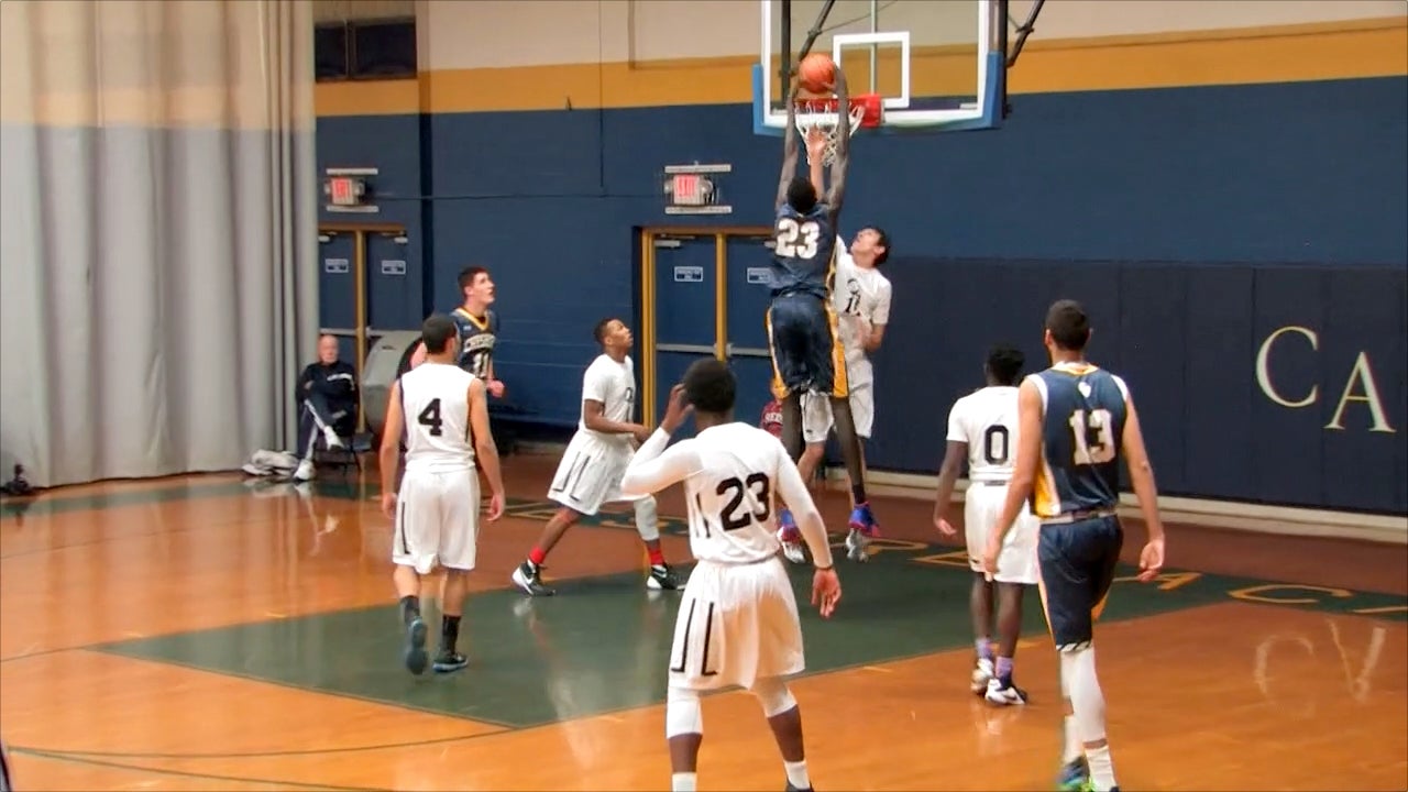 Video: 7-3 freshman Chol Marial in action