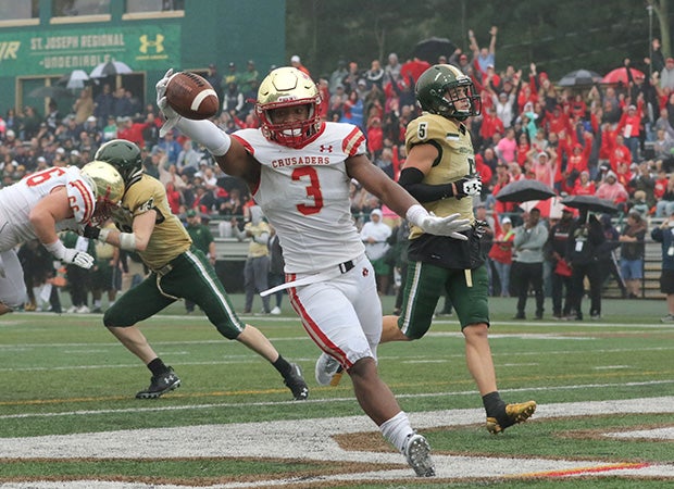 Running back Anthony Corbin of Bergen Catholic (N.J.) scores the game-winning touchdown late in the fourth quarter against rival St. Joseph.