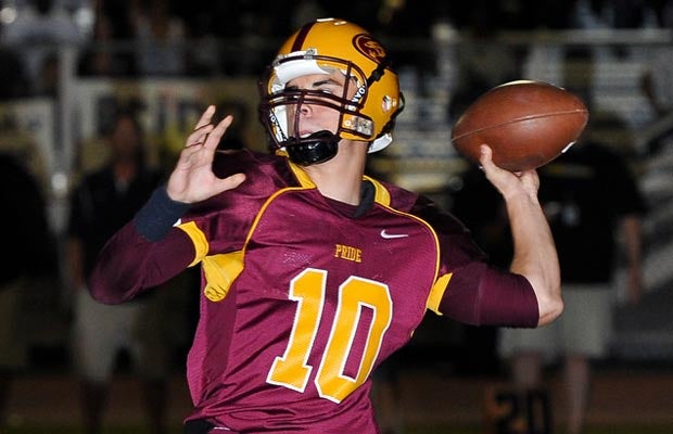 Quarterback Antonio Hinojosa had two touchdown passes as Mountain Pointe defeated Hamilton 37-27 on Friday night.