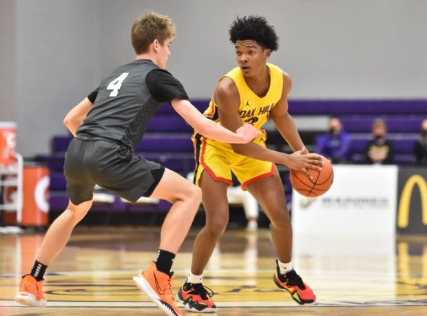 Caleb Foster and Oak Hill Academy will compete for the GEICO Top Flight Invite title this weekend.