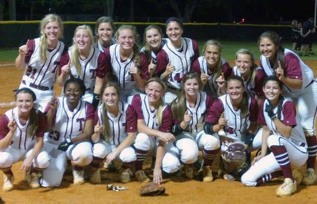 Tate softball is the Week 29 winner of the Florida Team of the Week, presented by the Florida National Guard.