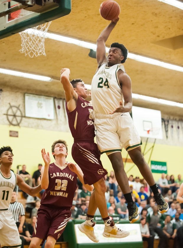 Kyree Walker announced Monday on Twitter he is transferring from Moreau Catholic to Hillcrest Prep in Phoenix.