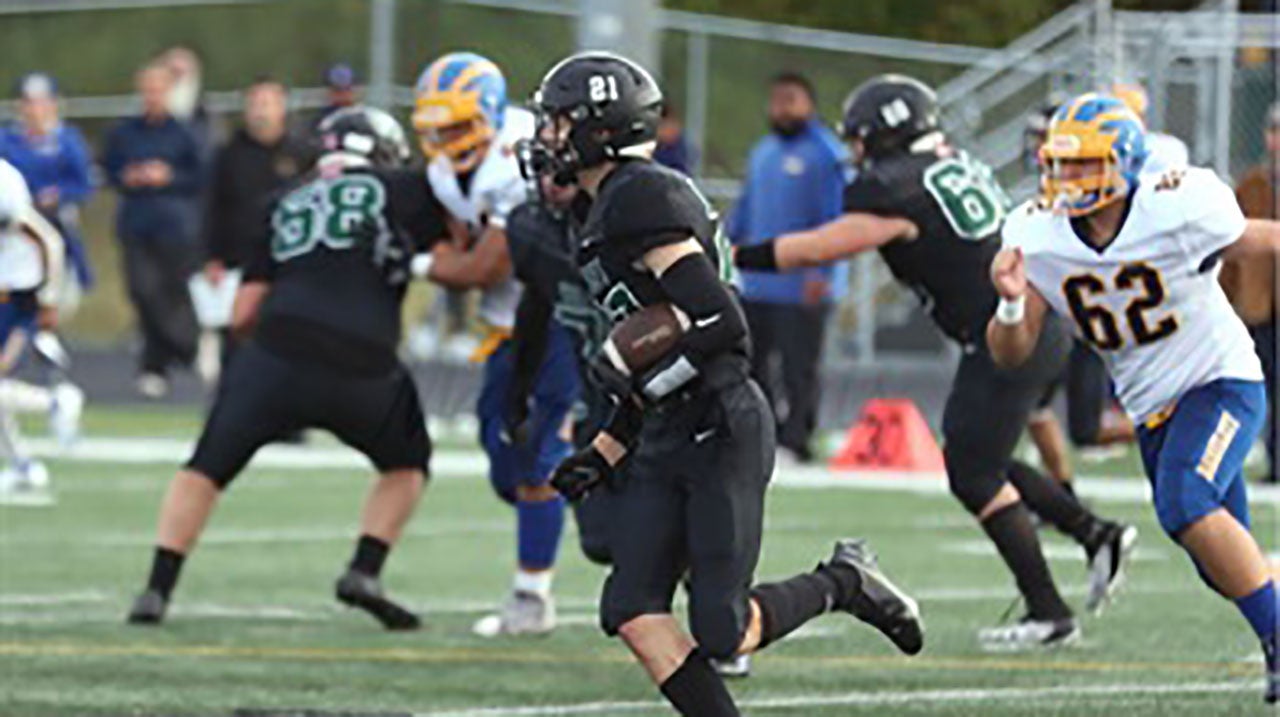 Jack Nash named 2022 MaxPreps Alaska High School Football Player of the Year