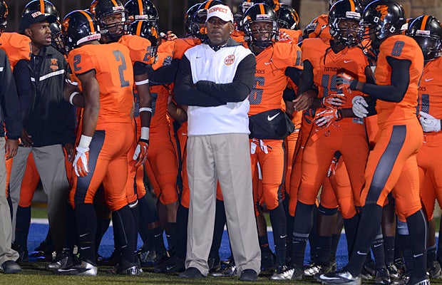 It's no surprise that Booker T. Washington, ranked No. 1 in the nation regardless of size, is the top team in this edition of the Medium Schools National Rankings.