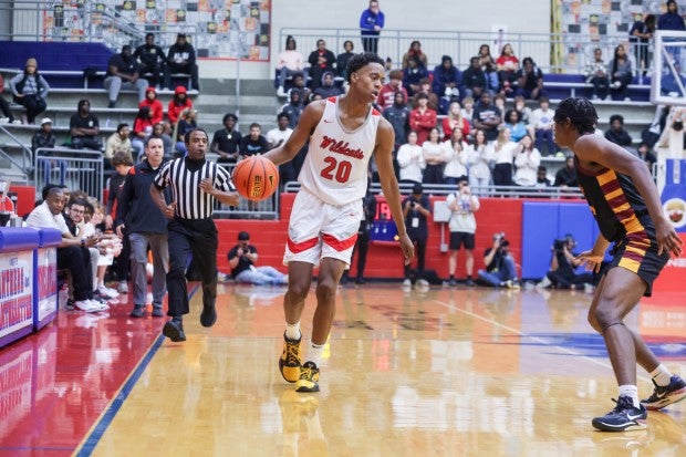 Top-ranked junior prospect Tre Johnson helped Lake Highlands to the No. 15 spot in the first regular season MaxPreps Top 25 high school basketball rankings. (Photo: Keith Owens)