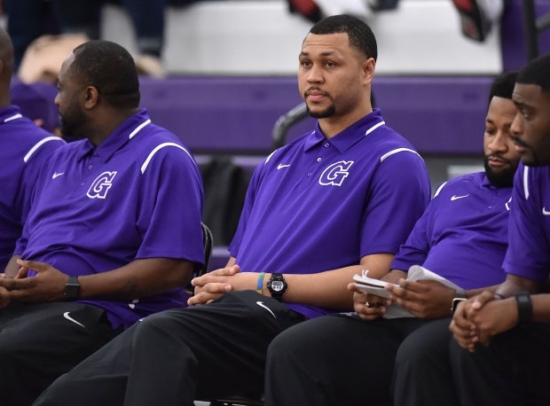 After declining an invite to Dick's Nationals last season at Nathan Hale, former NBA star Brandon Roy is back in the conversation this season at Garfield.